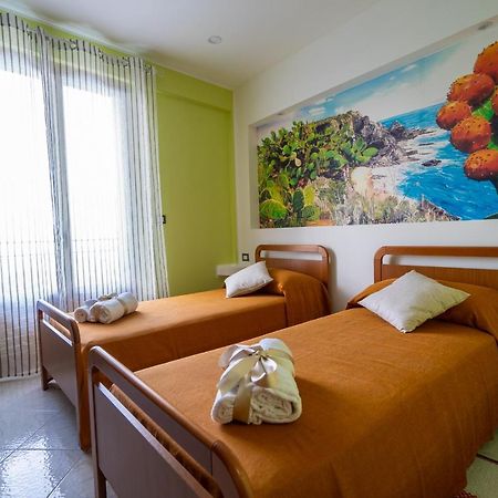 Casa Vacanze Dell'Angelo San Mauro Castelverde Buitenkant foto